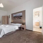 Homer Guest house Slany
